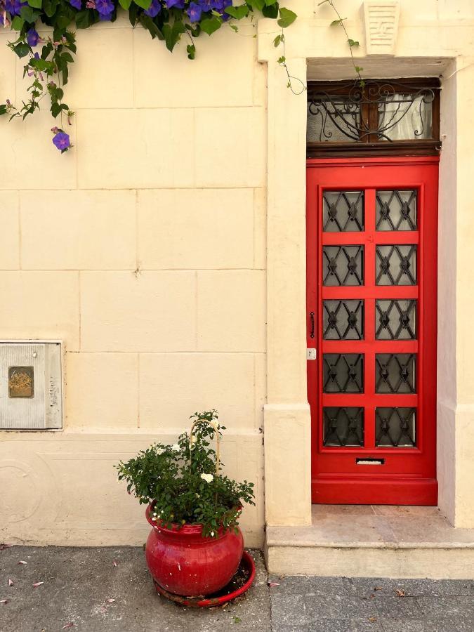 Le Donjon De La Roquette Apartment อาร์ลส์ ภายนอก รูปภาพ