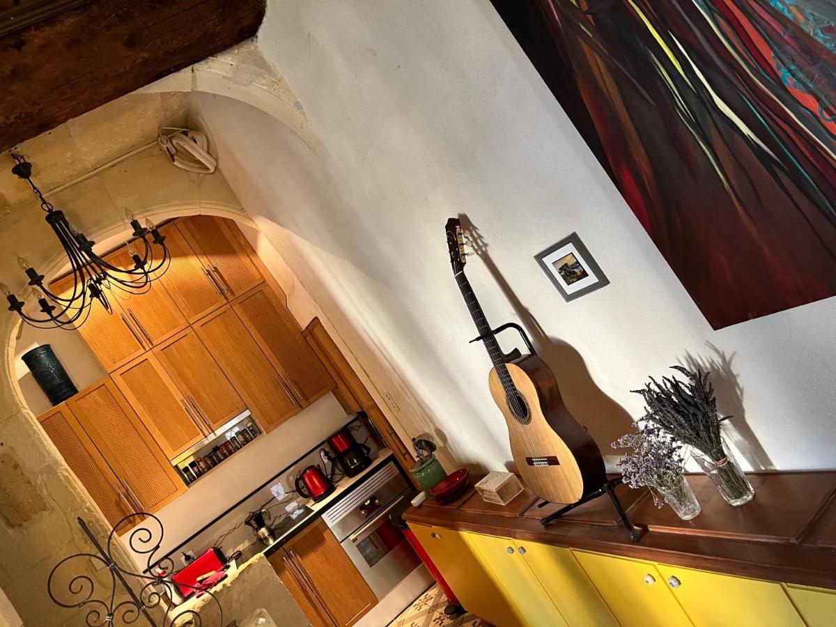 Le Donjon De La Roquette Apartment อาร์ลส์ ภายนอก รูปภาพ
